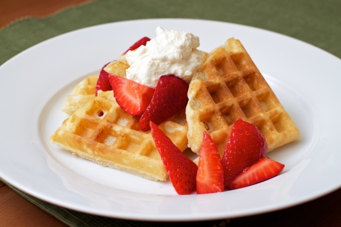 waffles with macerated strawberries